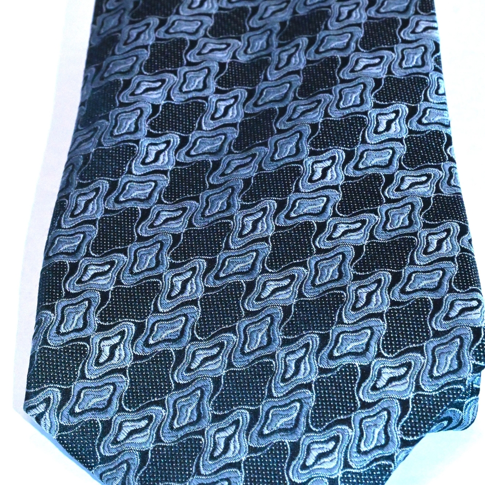 Villa Bugatti 100% Silk tie  - Sukver&Geineturc Black Pattern USA